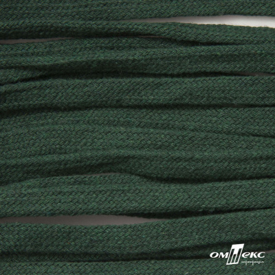 Шнур плетеный d-8 мм плоский, 70% хлопок 30% полиэстер, уп.85+/-1 м, цв.1016-т.зеленый - купить в Сочи. Цена: 742.50 руб.